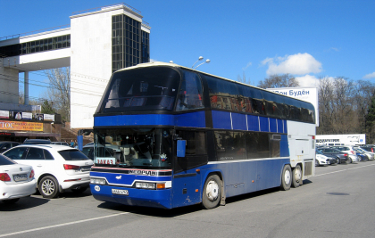 лобовое стекло Neoplan Skyliner N122 нижнее